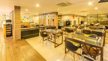 Tägliches Frühstücksbuffet (140 THB pro Person)