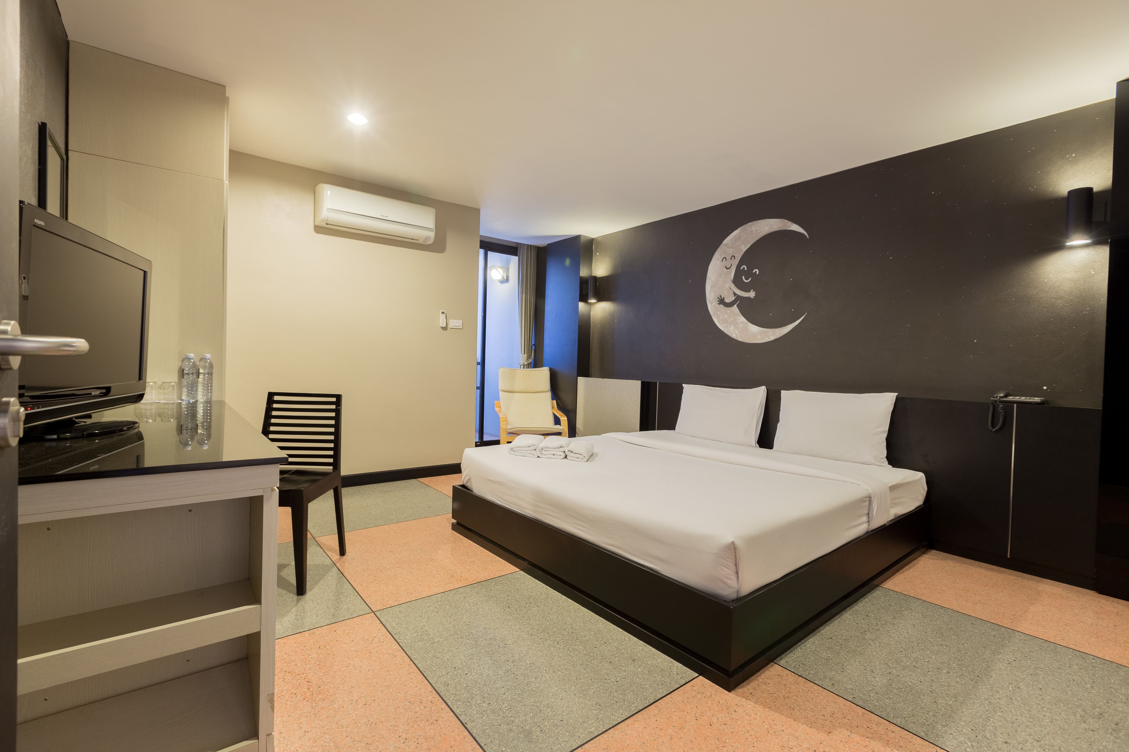 superior room | desk, blackout curtains, rollaway beds, free wifi