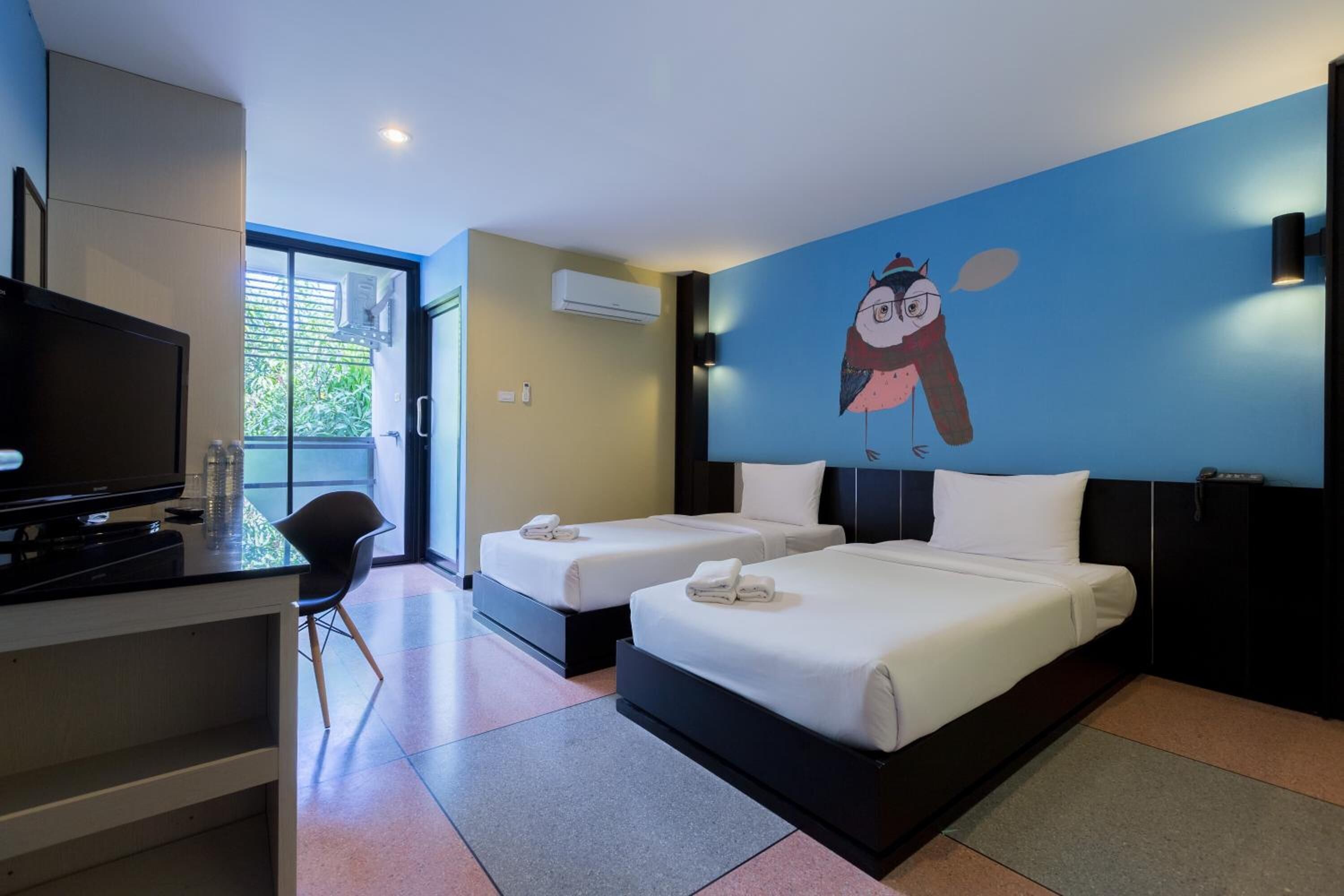 desk, blackout curtains, rollaway beds, free wifi