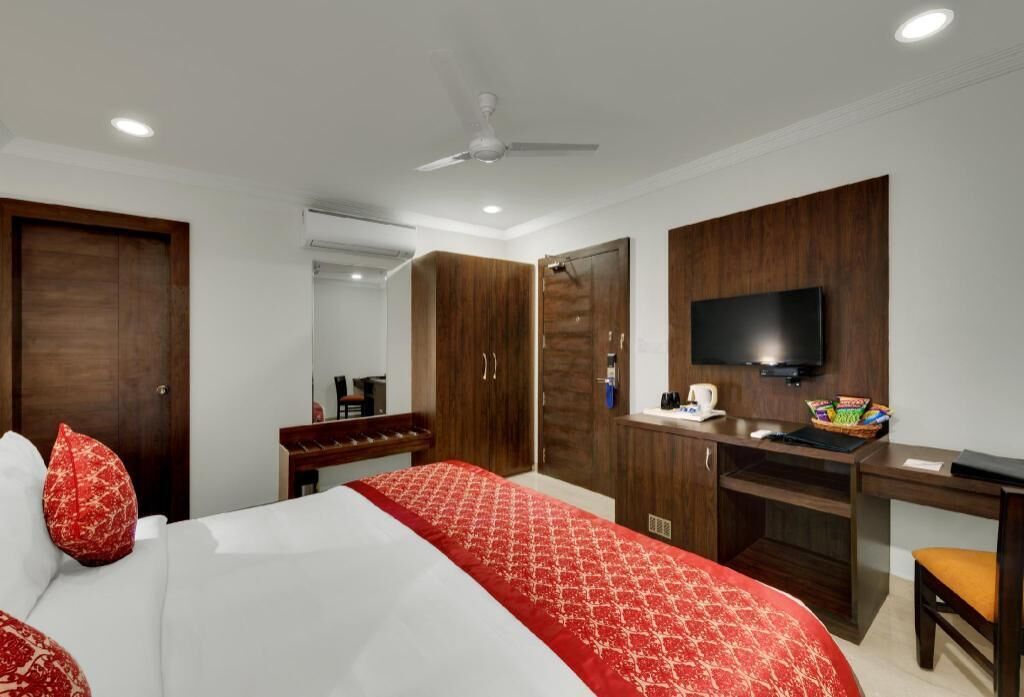 Minibar, in-room safe, desk, soundproofing