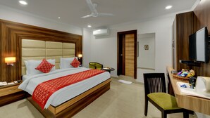 Kamar Deluks | Minibar, brankas, meja kerja, dan kedap suara