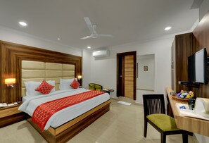 Deluxe Room | Minibar, in-room safe, desk, soundproofing - Avins Beacon (Udaipur)
