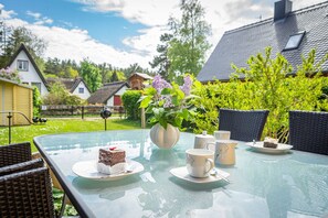 Unclassified image, 2 of 45, button