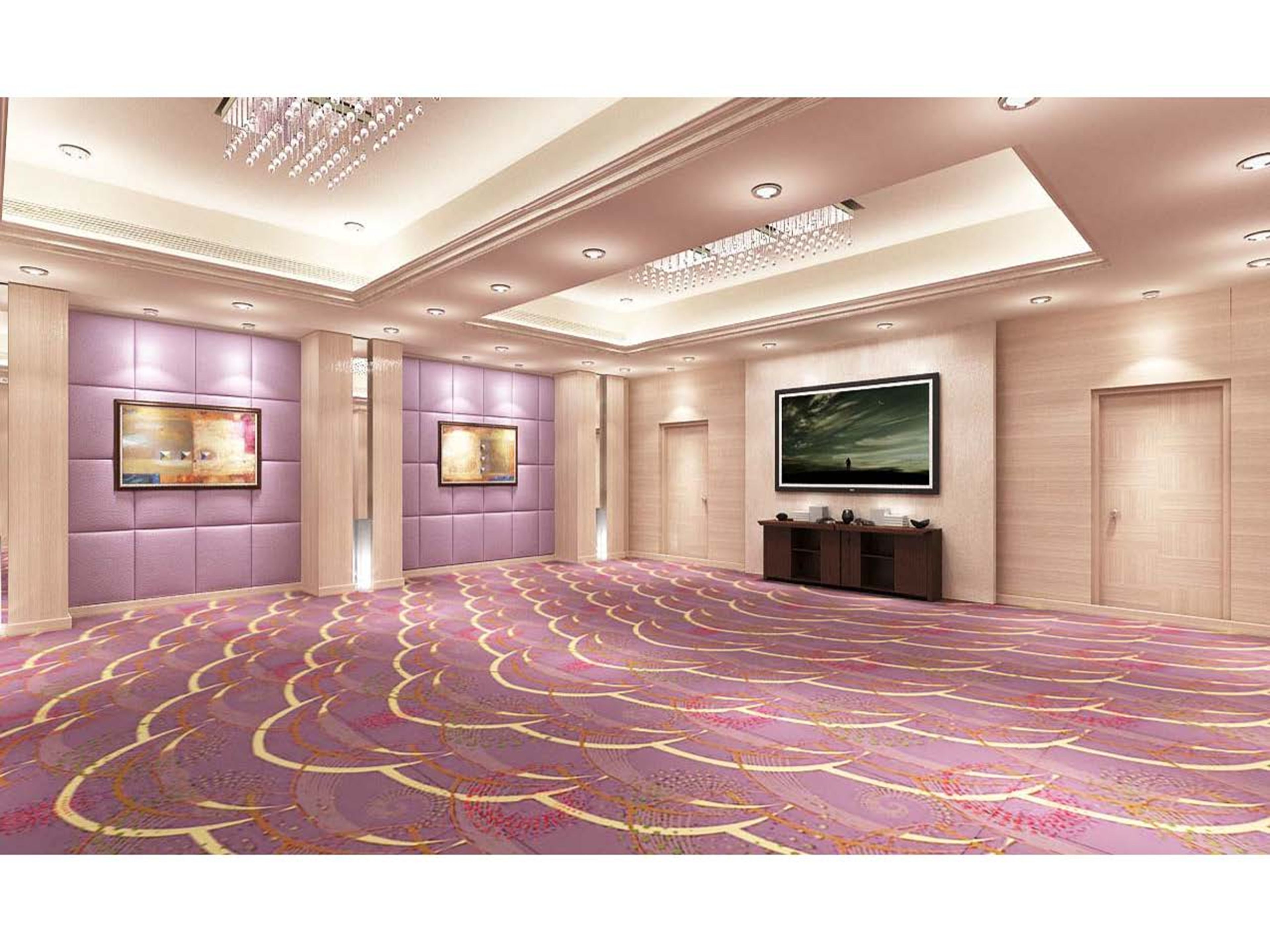 Une pièce spacieuse avec un tapis à motifs, un grand téléviseur à écran plat et un lustre.