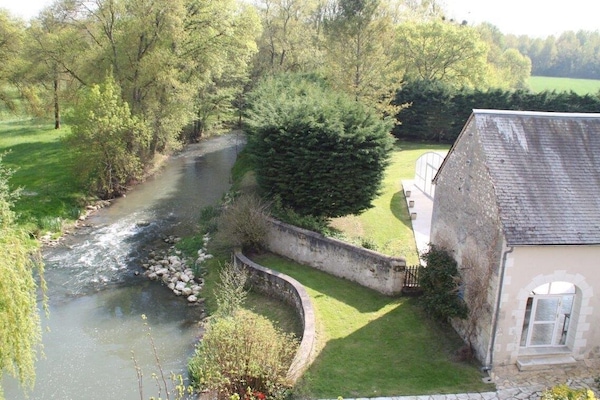 Superior Triple Room, Private Bathroom, River View (Chambre Saumur) | Exterior