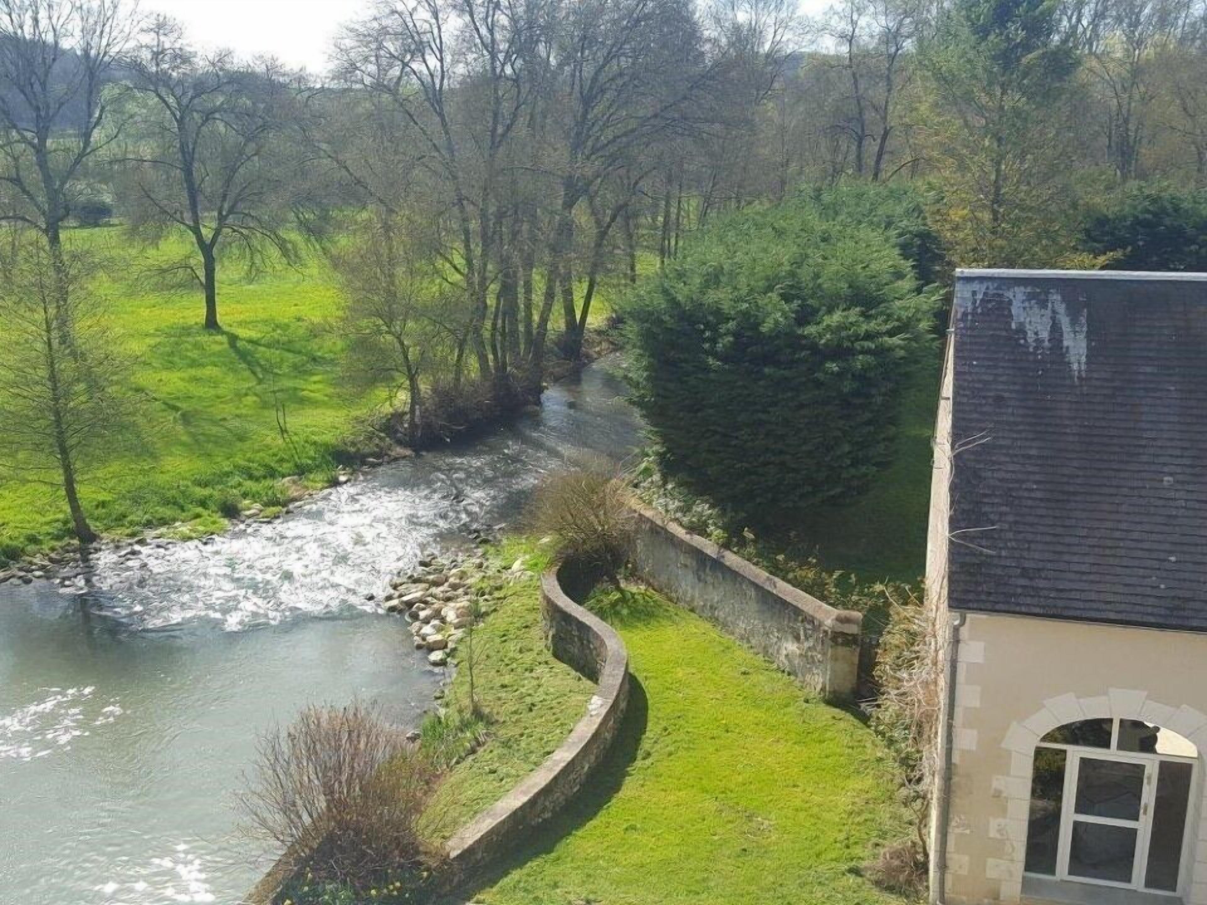 Chambre Triple Supérieure, salle de bains privée, vue fleuve (Chambre Bourgueil) | Extérieur