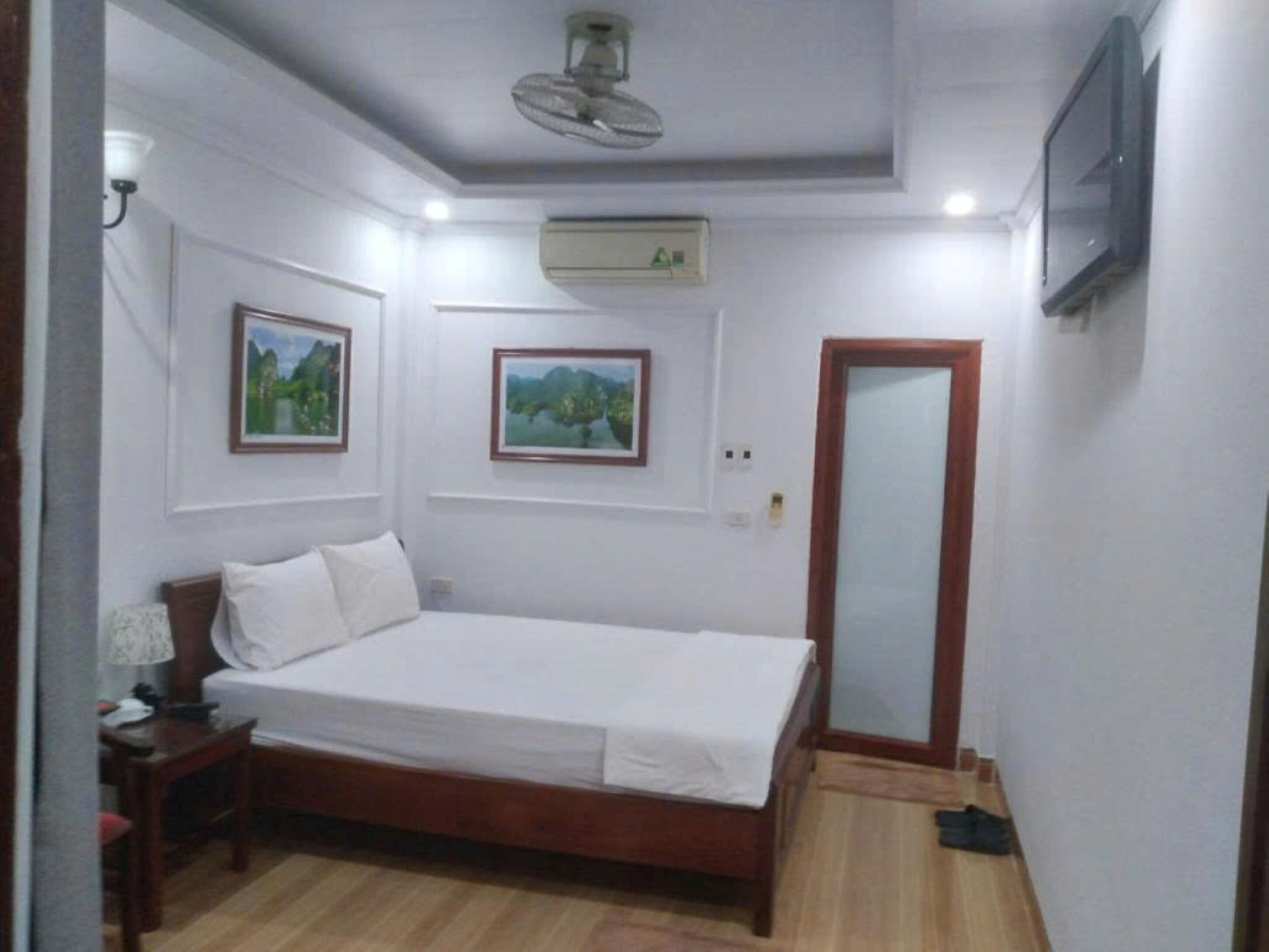 double room | 1 bedroom, minibar, desk, soundproofing