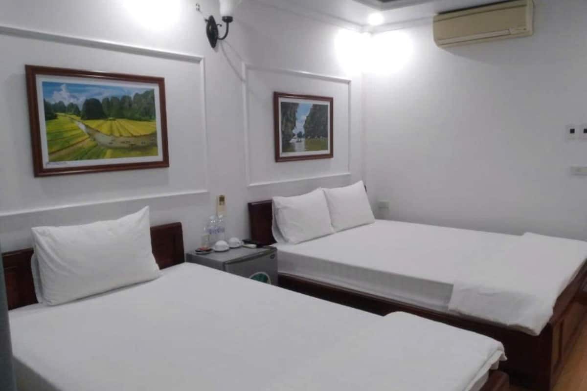 triple room | 1 bedroom, minibar, desk, soundproofing