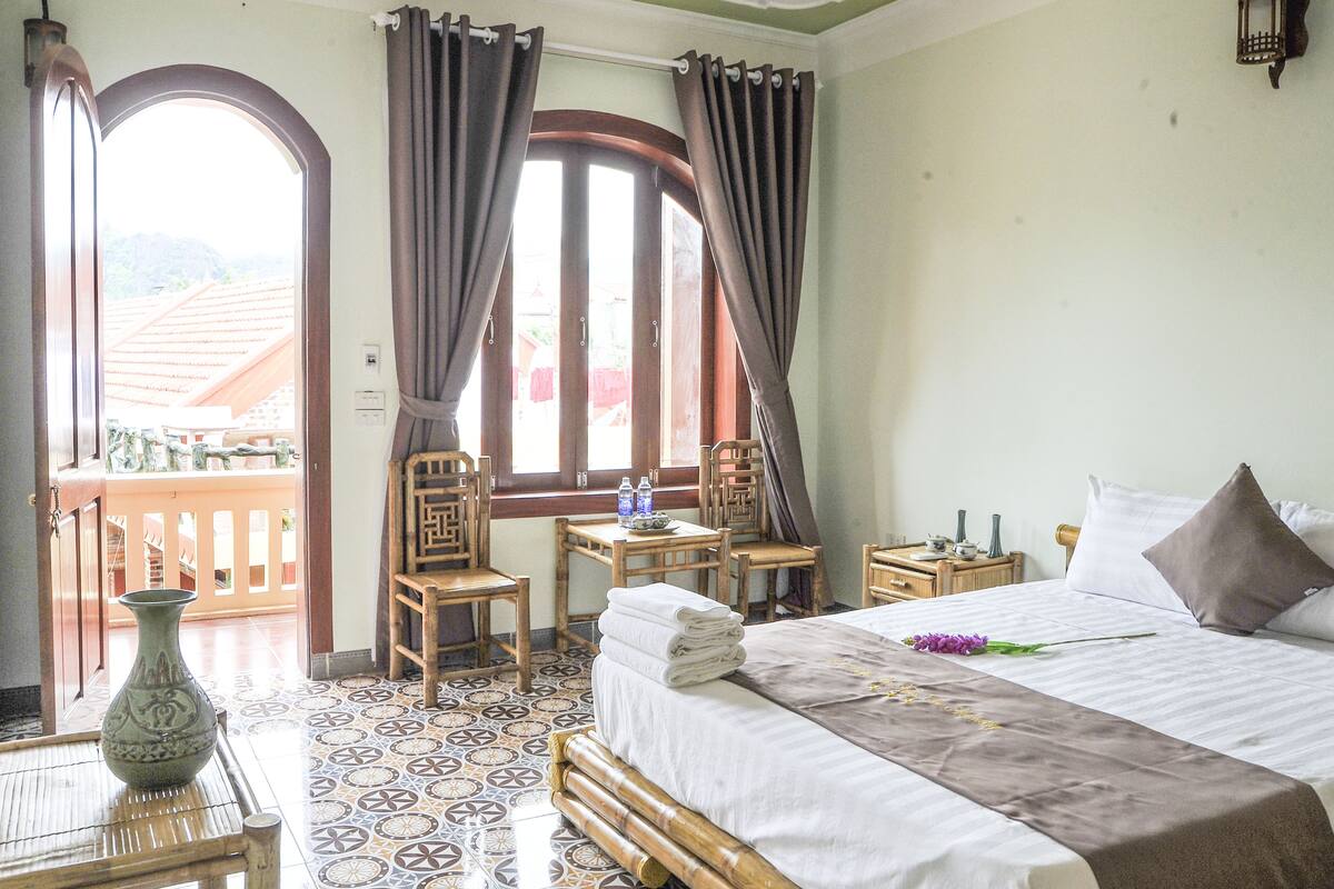 room | down duvets, minibar, individually furnished, desk