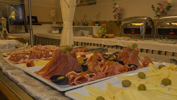 Petit déjeuner buffet compris tous les jours