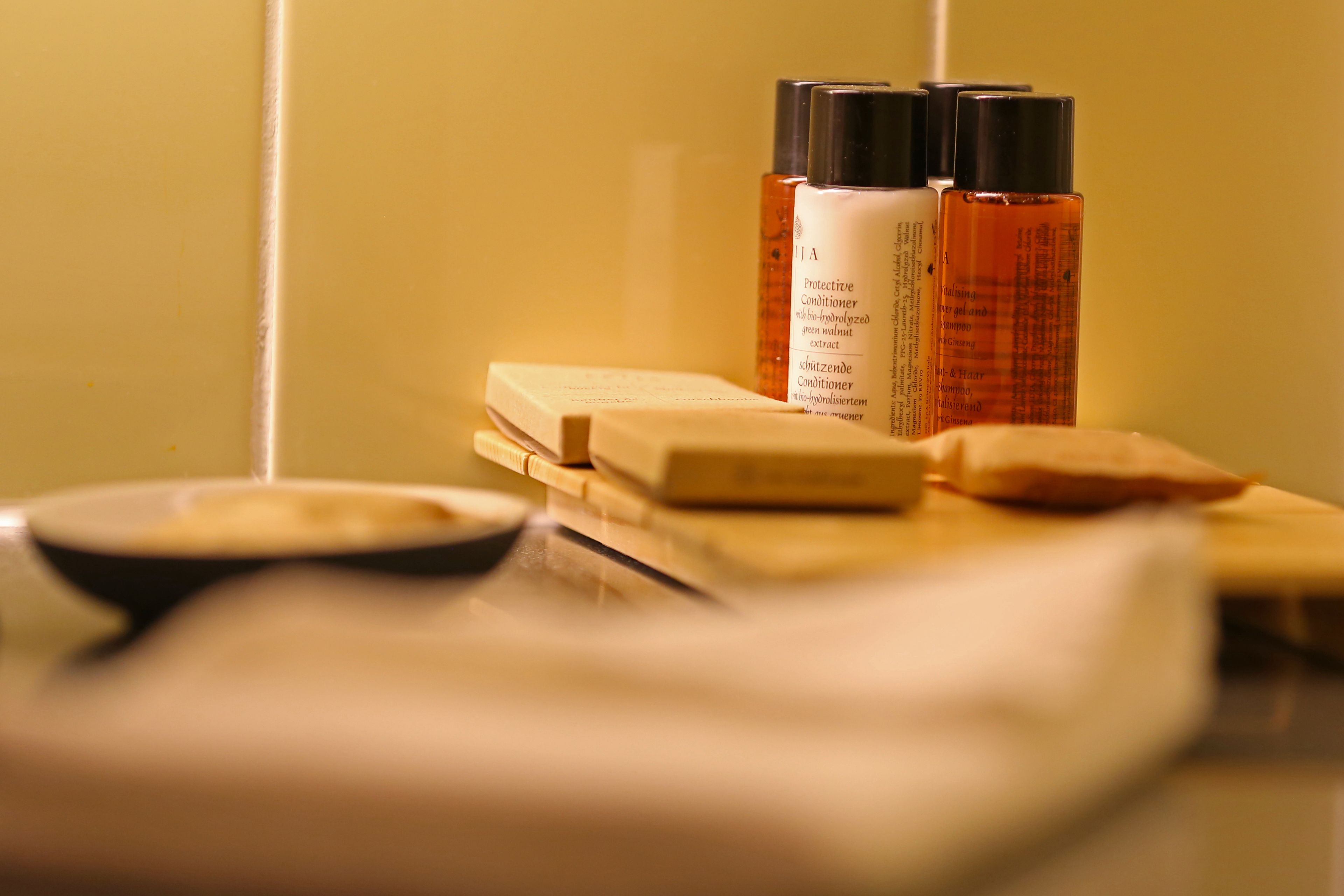 superior double or twin room | bathroom amenities | bathtub, free toiletries, hair dryer, towels