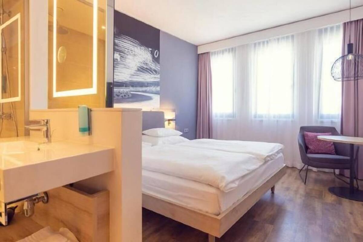 1 bedroom, hypo-allergenic bedding, in-room safe, desk