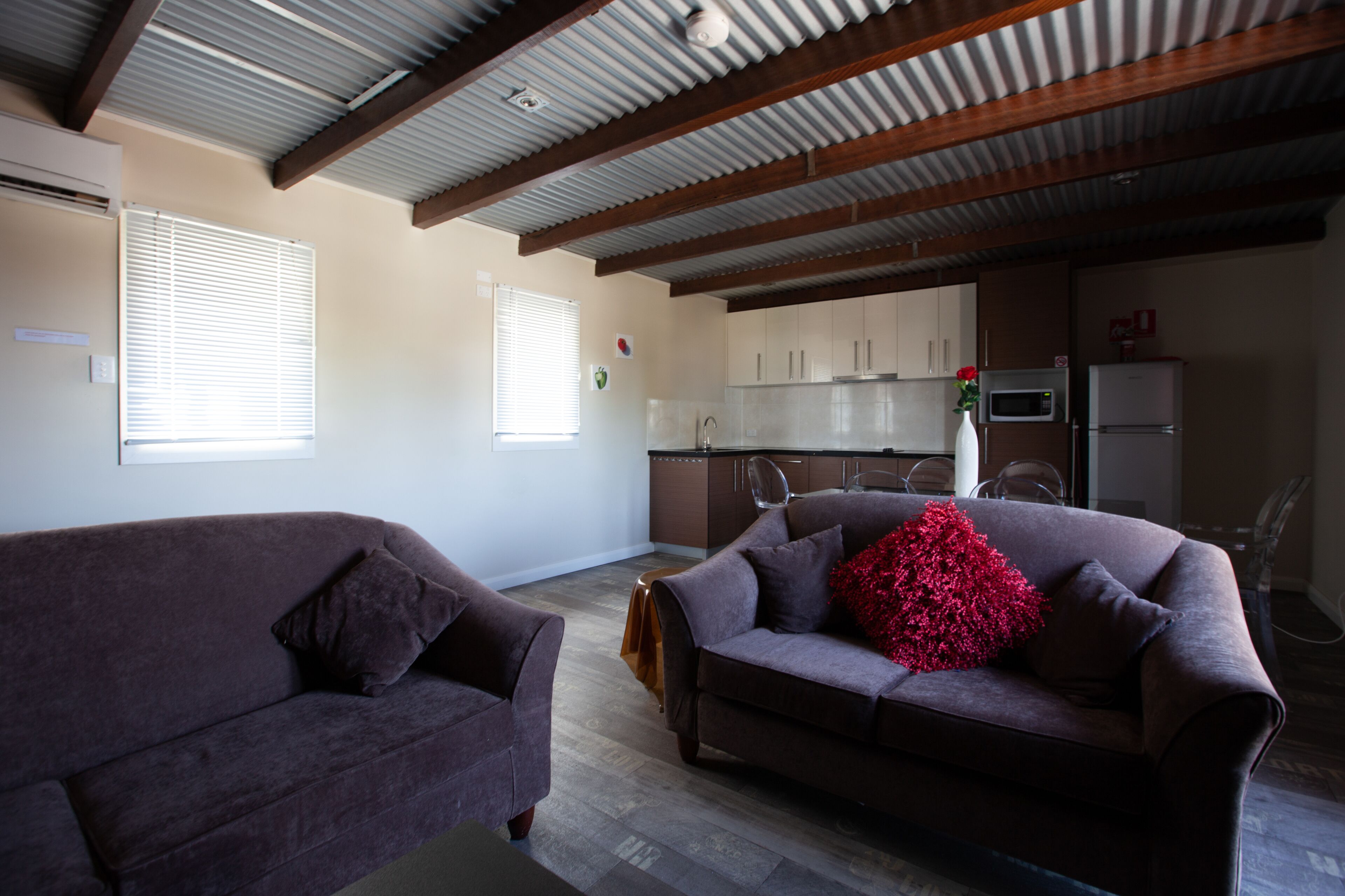 the stables - double storey town house | premium bedding, iron/ironing board, free wifi, bed sheets