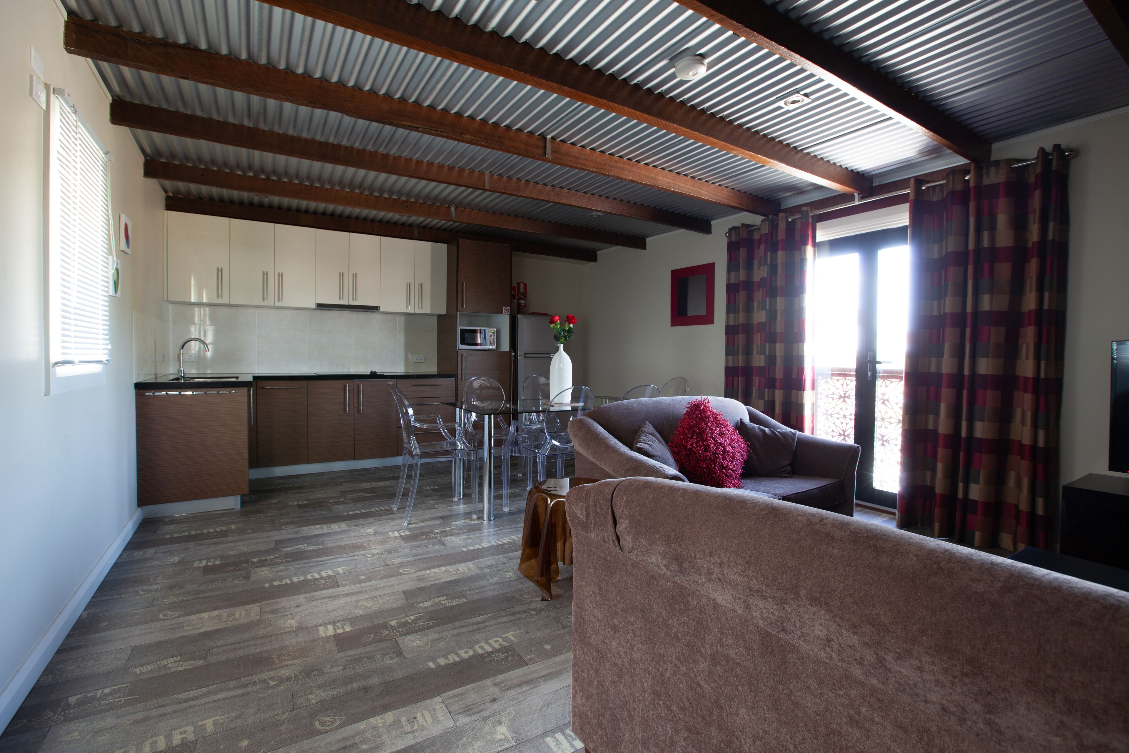 the stables - double storey town house | private kitchen | coffee/tea maker, electric kettle