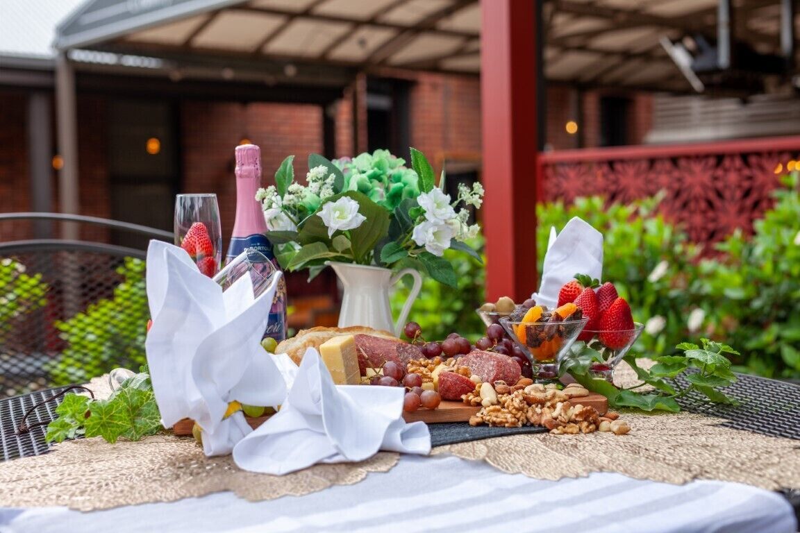 breakfast, lunch and dinner served