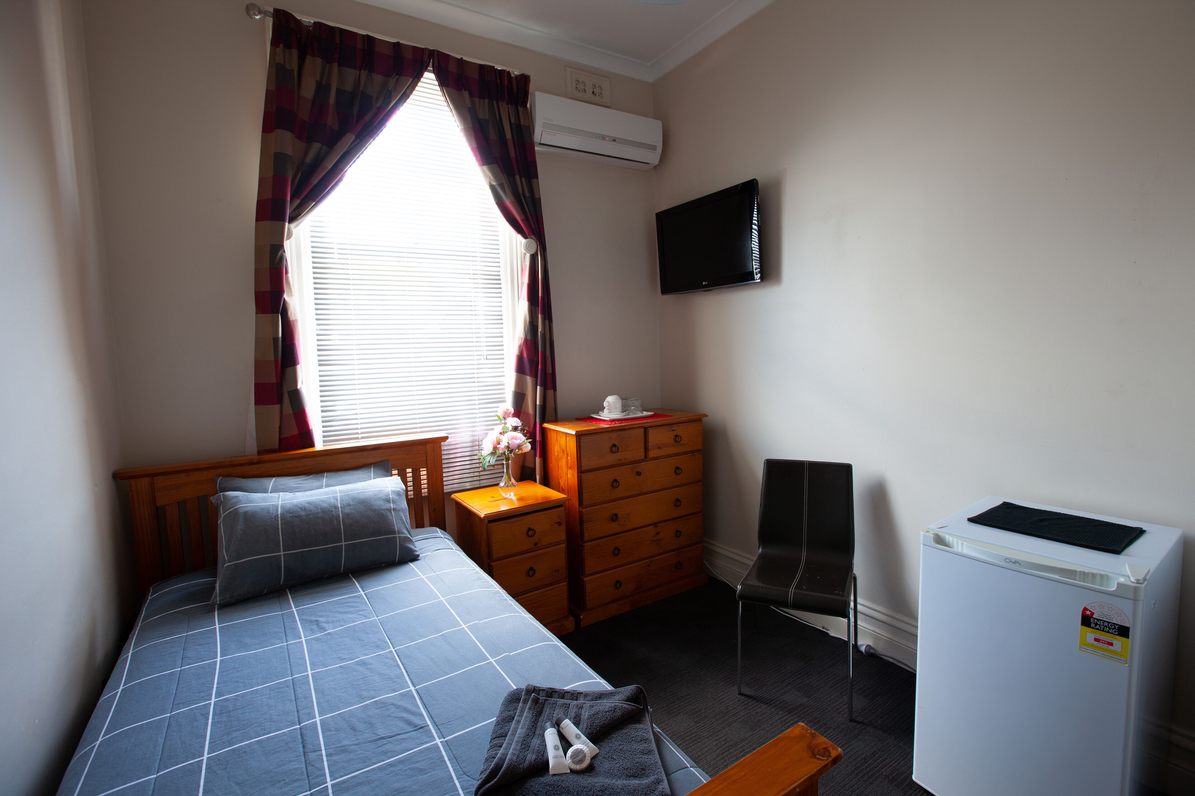 Hochwertige Bettwaren, Bügeleisen/Bügelbrett, kostenloses WLAN