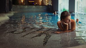 Indendørs pool