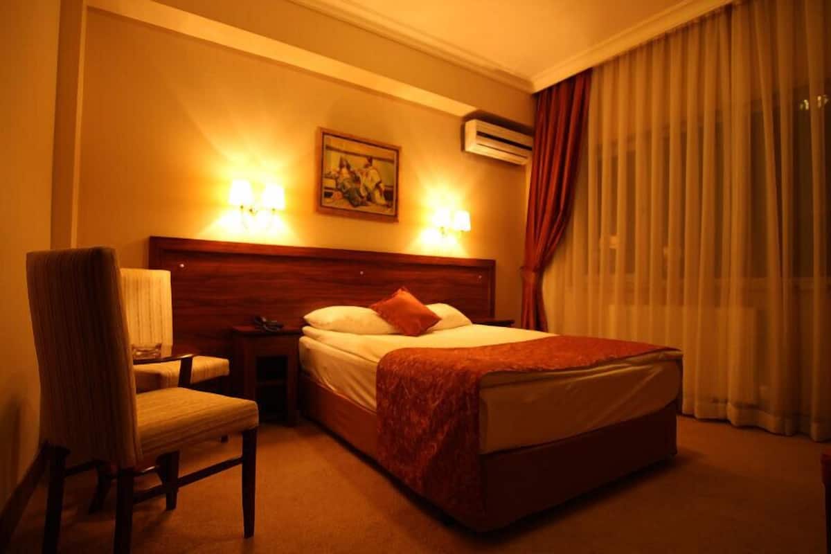 Minibar, escritorio, wifi gratis