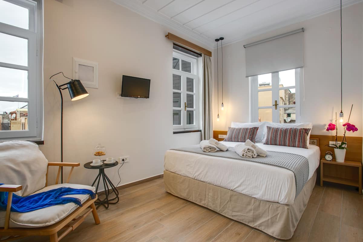 standard double room, 1 queen bed, city view | 1 bedroom, in-room safe, free wifi, bed sheets