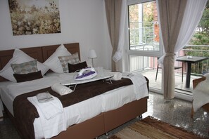 Standard Double or Twin Room | Desk, iron/ironing board, free cribs/infant beds, free WiFi - Hotel am Wettbach (Sindelfingen)