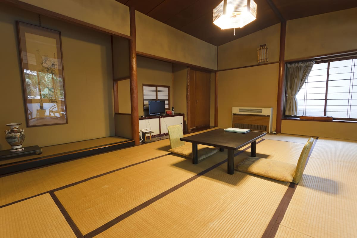 Traditionele kamer (Japanese Style, Kiri 1) | Een kluis op de kamer, een laptopwerkplek, gratis wifi, beddengoed