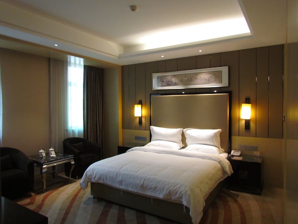 Standard Suite | Desk, blackout curtains, iron/ironing board, free WiFi