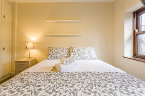 1 chambre, bureau, fer et planche à repasser, Wi-Fi gratuit