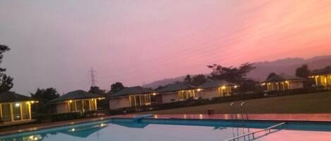 Fassade der Unterkunft – Abend/Nacht