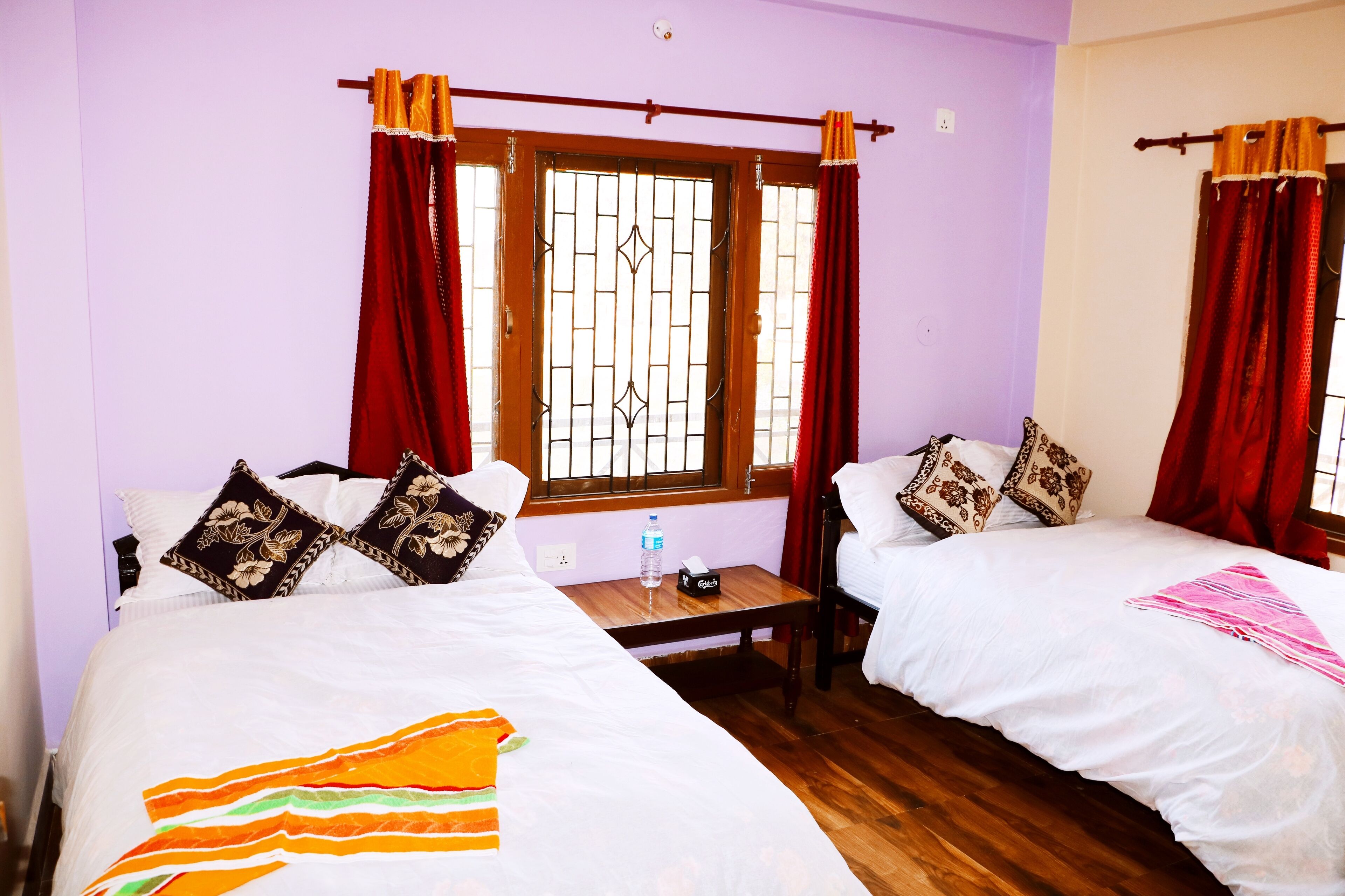 Familien-Vierbettzimmer, Gartenblick | Schreibtisch, schallisolierte Zimmer, kostenloses WLAN, Bettwäsche