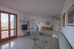 Departamento, Terraza | Área de sala de estar | Televisión de pantalla plana 