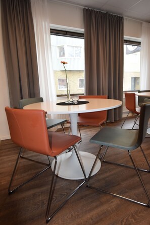 Dining - Hostel Snoozemore (Gothenburg)