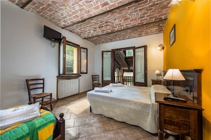 Comfort Double Room, Balcony, Mountain View