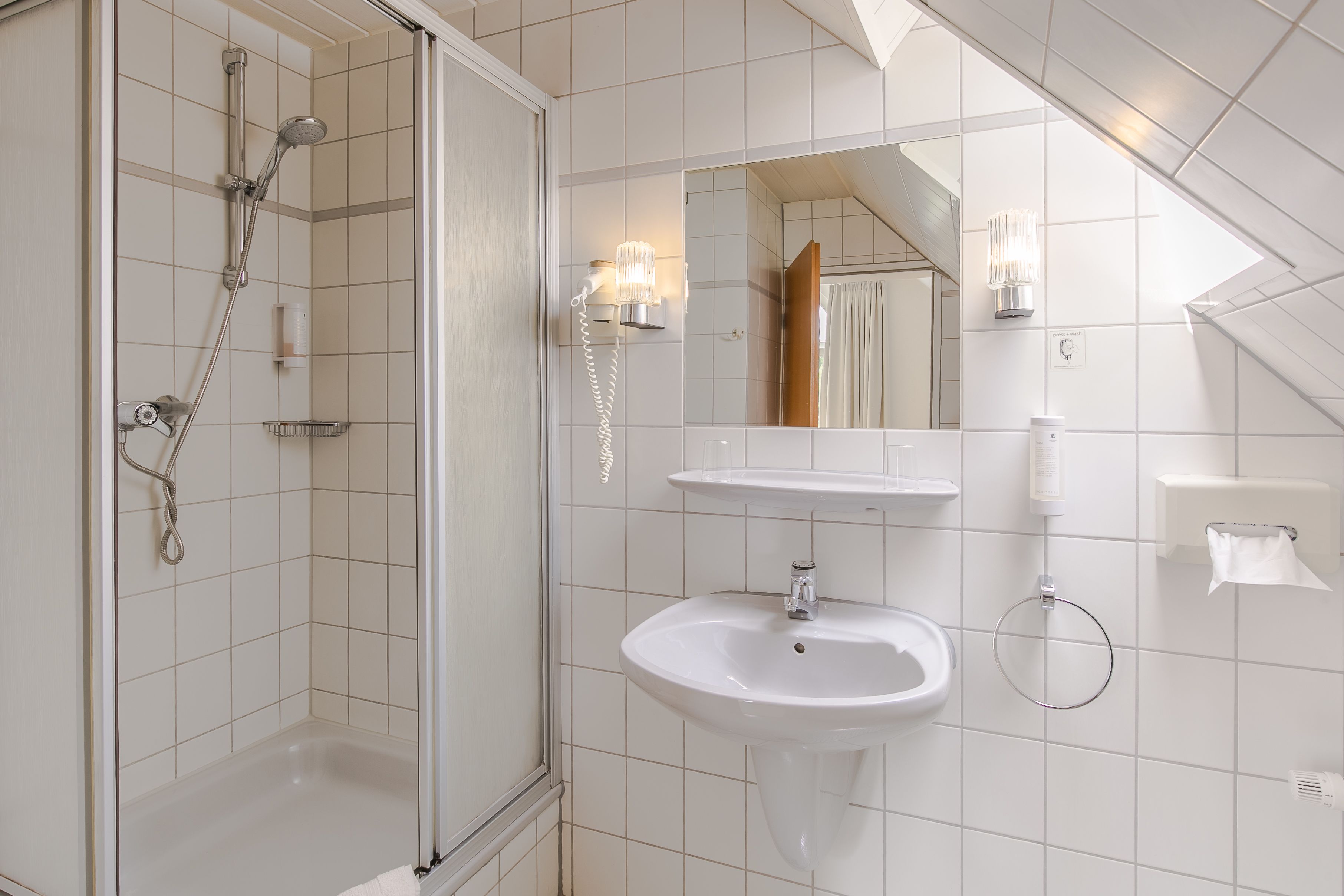 twin room | bathroom | shower, hair dryer, towels