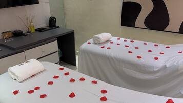 Couples treatment room(s), body treatments, hydrotherapy, aromatherapy