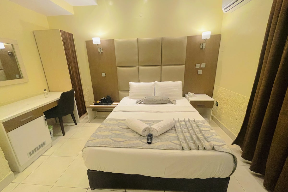 Egyptian cotton sheets, premium bedding, down comforters