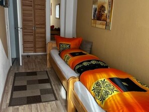 3 habitaciones, caja de seguridad en la habitación y cuna de viaje 