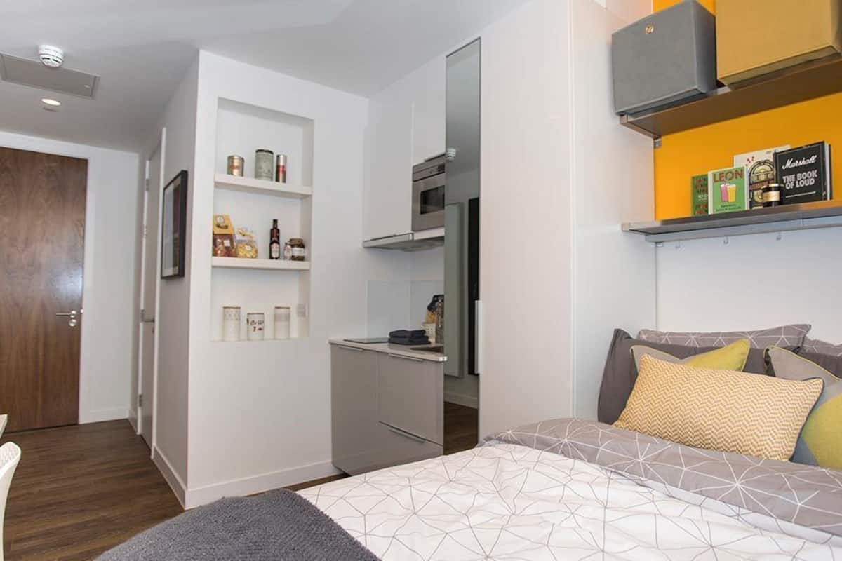 Superior Studio, River View (3/4 Double Bed - 120cm wide) | Desk, WiFi (free)