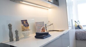 Desk, free WiFi - Riverside Glasgow (Glasgow)