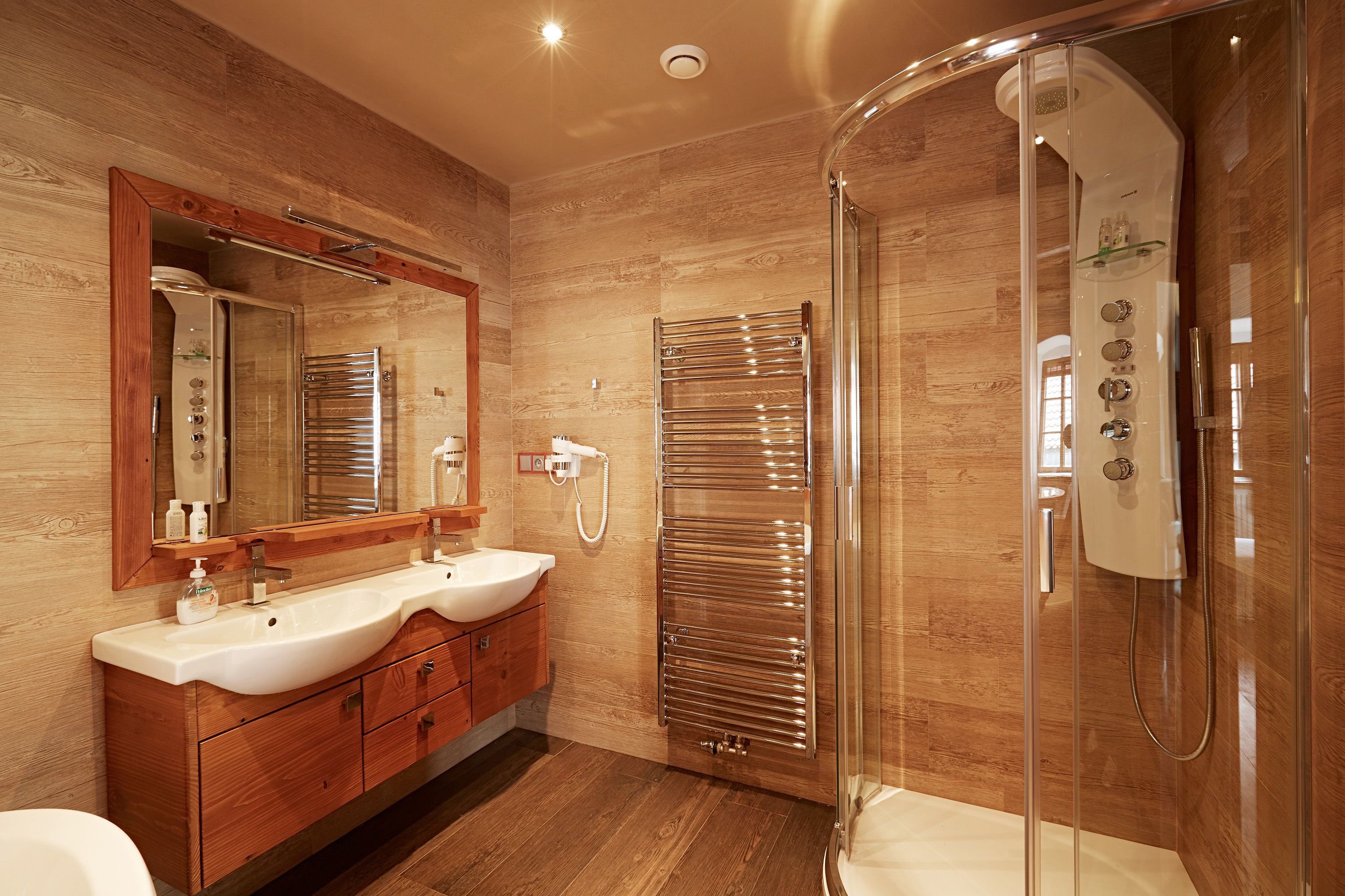 apartment 2 with castle view  | bathroom | slippers