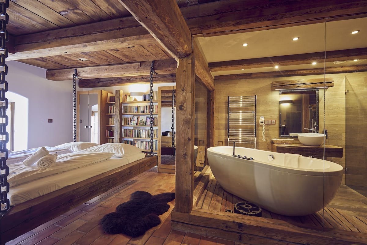 apartment 1 with castle view | 1 bedroom, minibar, in-room safe, individually furnished