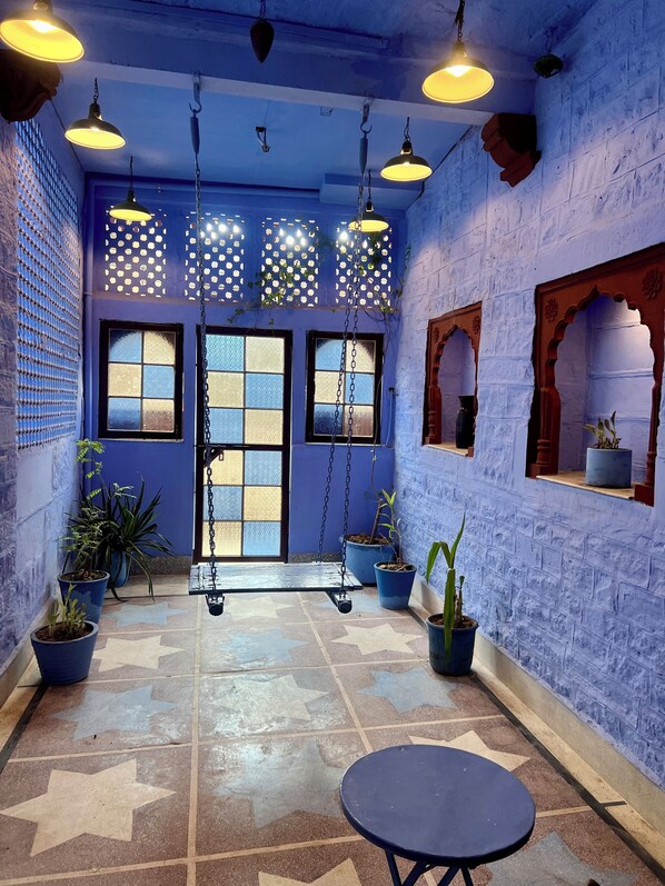 Romantic Suite | Cadar kapas Mesir, peralatan tempat tidur premium, bar mini 