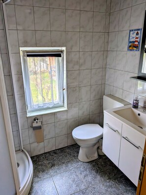 Shower, hair dryer - Vacation cottage Weinhold, Germany (Barth)