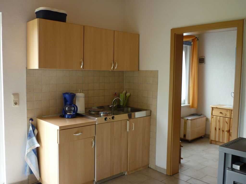 Wasserkocher mit Kaffee-/Teezubehör, Kühlschrank, Ofen, Wasserkocher