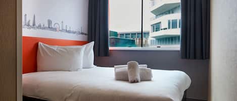 Doppia Standard, 1 letto matrimoniale | Ferro/asse da stiro, Wi-Fi gratuito, lenzuola