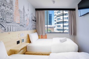 Betten mit Memory-Foam-Matratzen, schallisolierte Zimmer