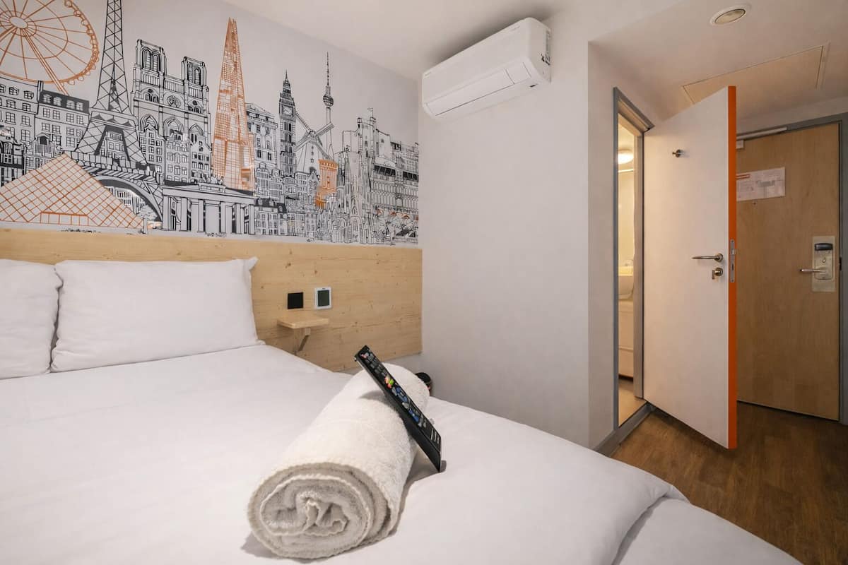 Double Room (No Windows) | Laptop workspace, iron/ironing board, free WiFi, bed sheets