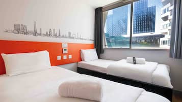 Standard-Zweibettzimmer, 2 Einzelbetten | Bügeleisen/Bügelbrett, kostenloses WLAN, Bettwäsche