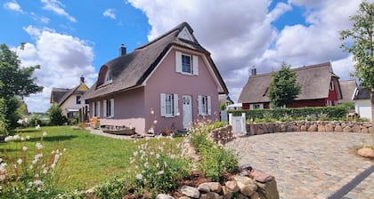 Reethaus am Meer - pure relaxation and recreation! Sauna & fireplace - Wallbox at the house