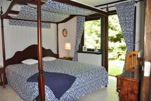 5 bedrooms, iron/ironing board, free WiFi, bed sheets