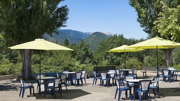 Tempat makan outdoor